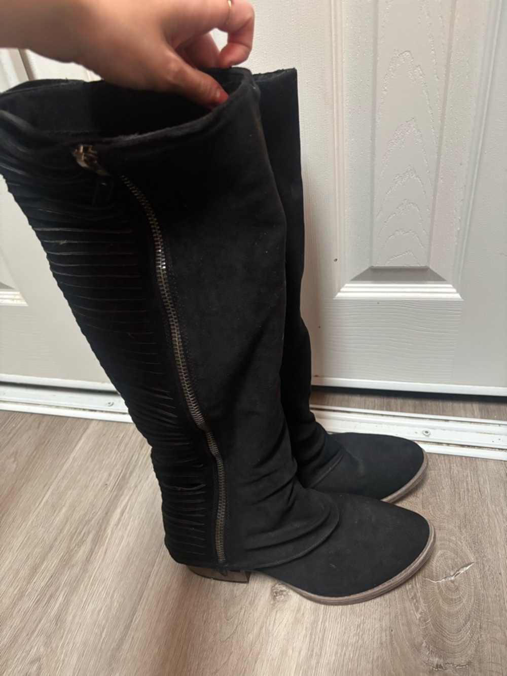 Very G Very Strippy 2 Ribbed Black Boot 9.5